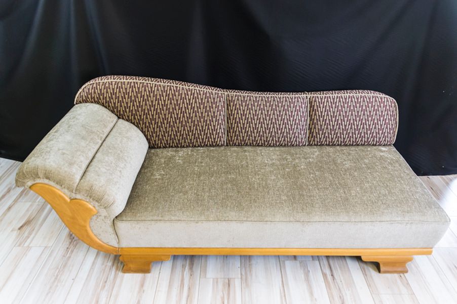 Chaiselongue, fertig gepolstert