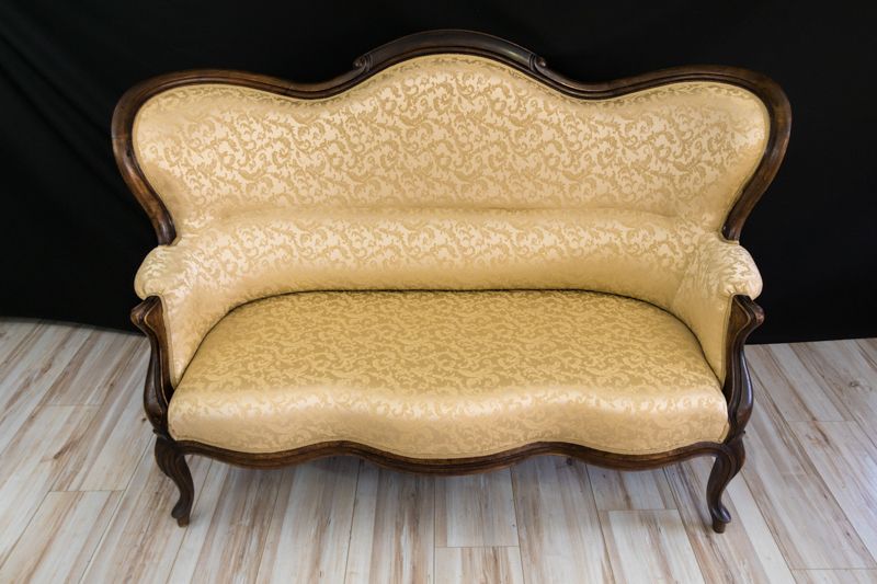 Louis-Philippe Sofa, fertig gepolstert