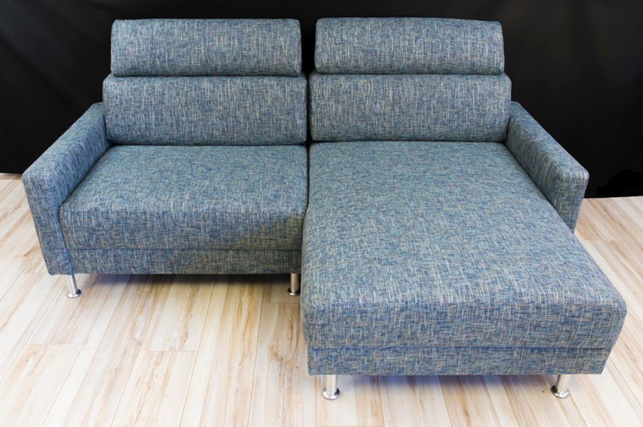 Modernes Ecksofa, fertig gepolstert