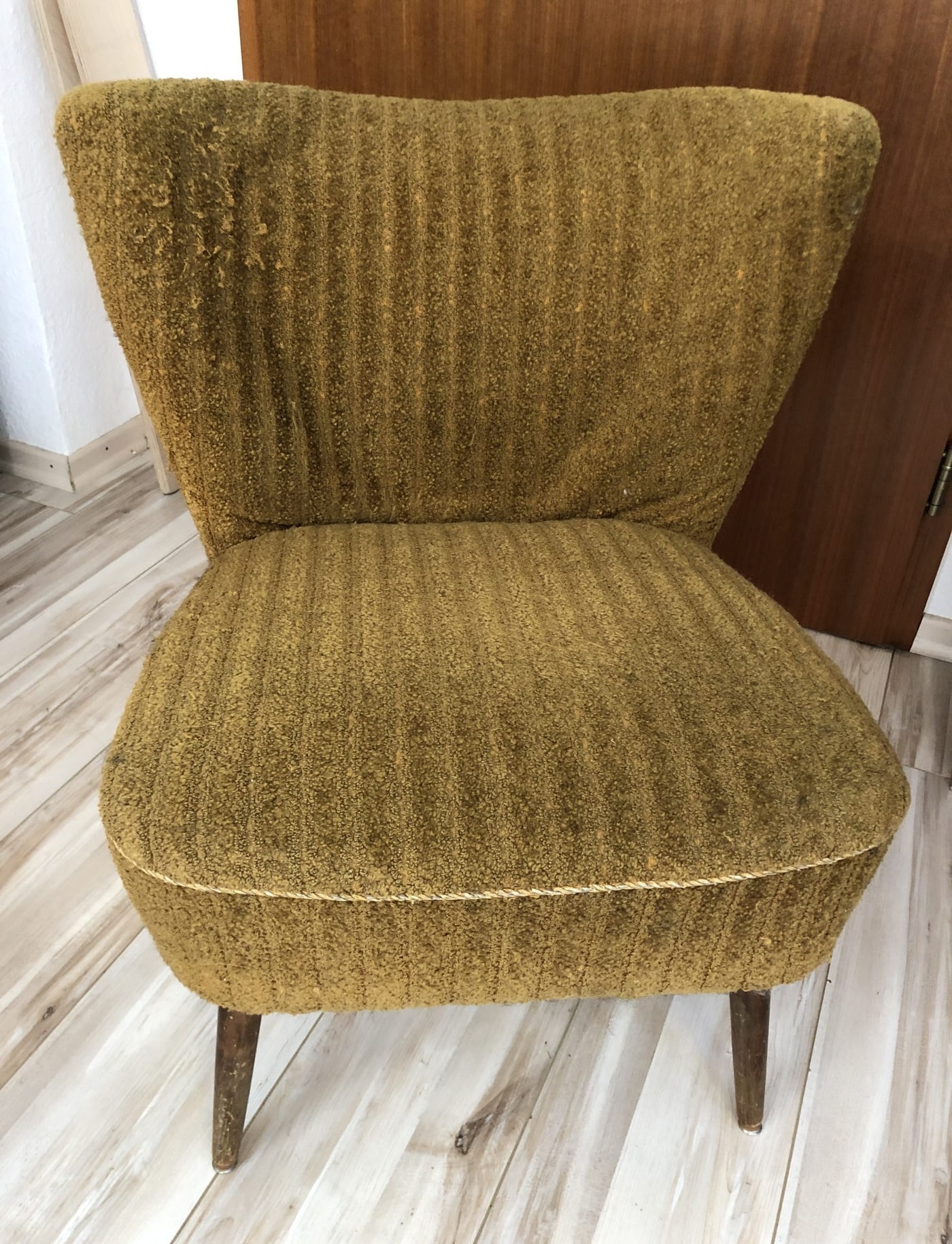 Cocktailsessel gemustert, vorher
