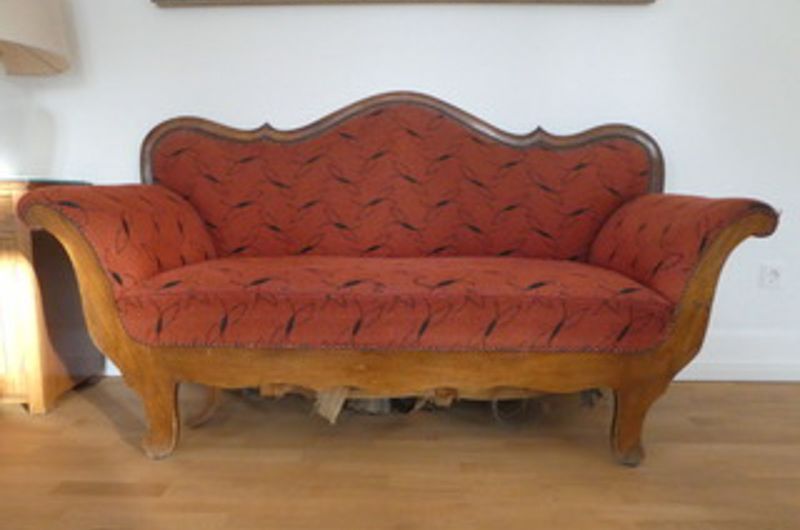 Sofa im Biedermeier Stil, vorher