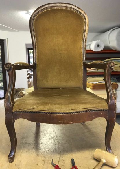 Sessel im Voltaire Stil, vorher