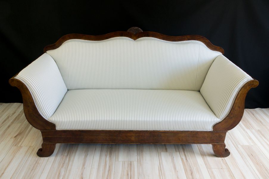 Biedermeier Sofa (Restaurierung), fertig gepolstert
